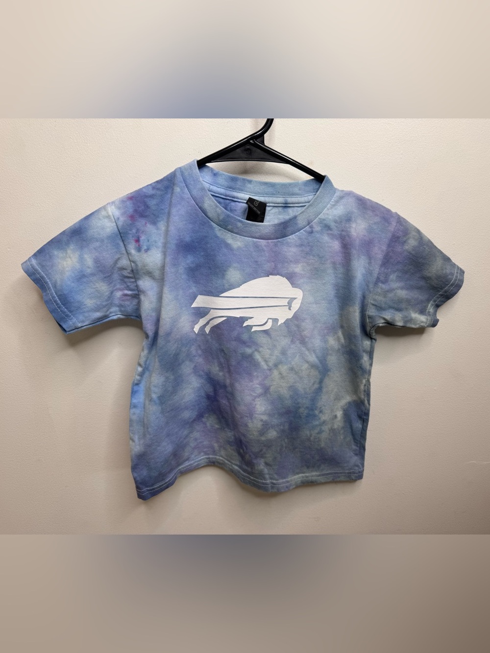 Gildan Kids snow Tie-Dye Tee withBuffalo Buffalo Logo